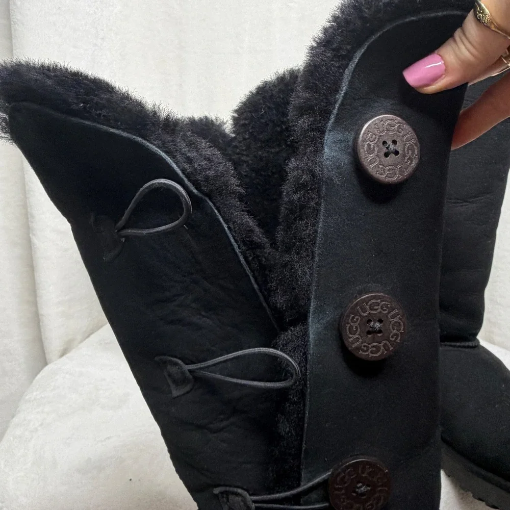 UGG Bailey Button Triplet Boots Womens 10 Black Tall Sheepskin S/N 1873
